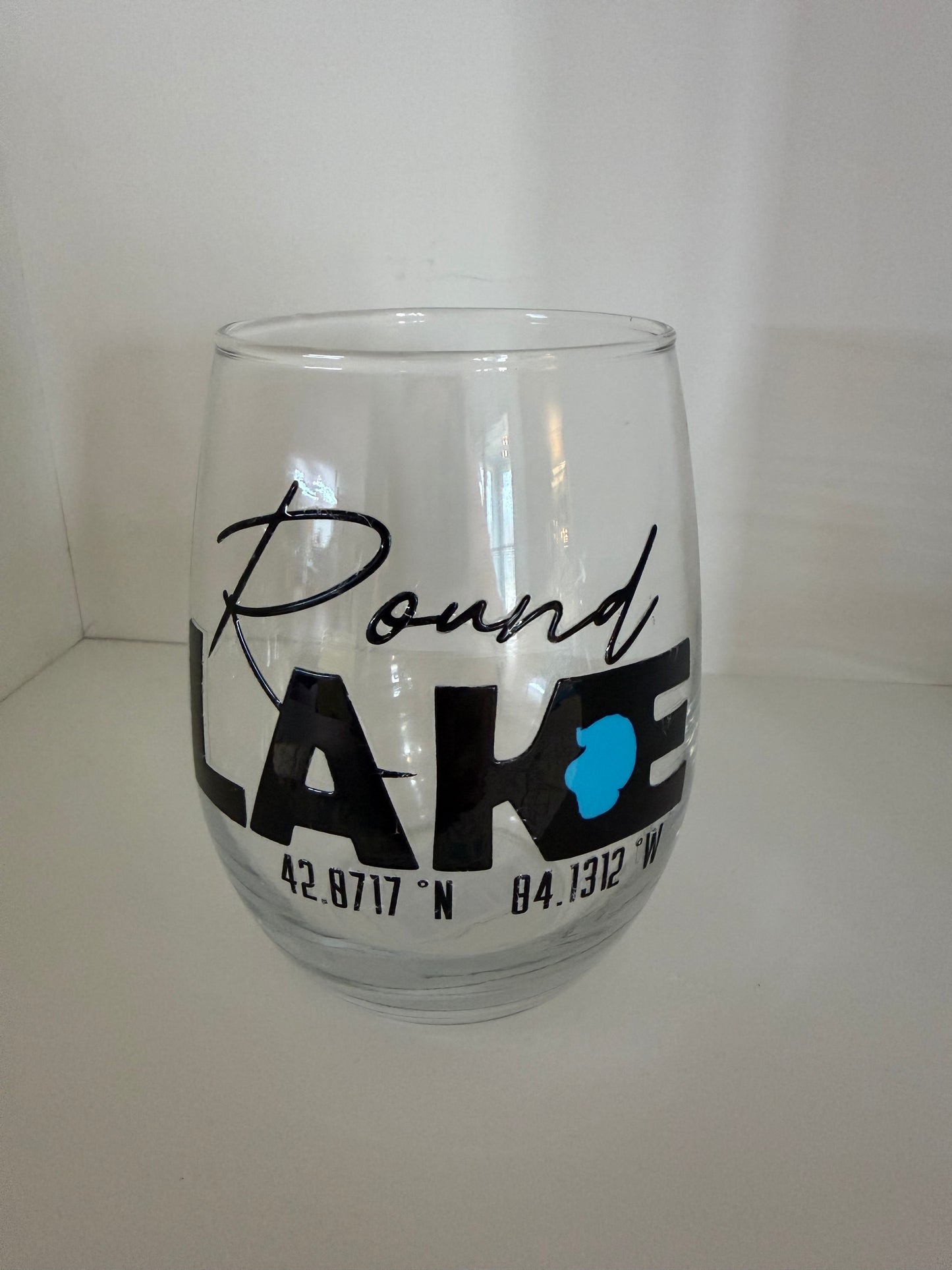 Round Lake Wine Glass